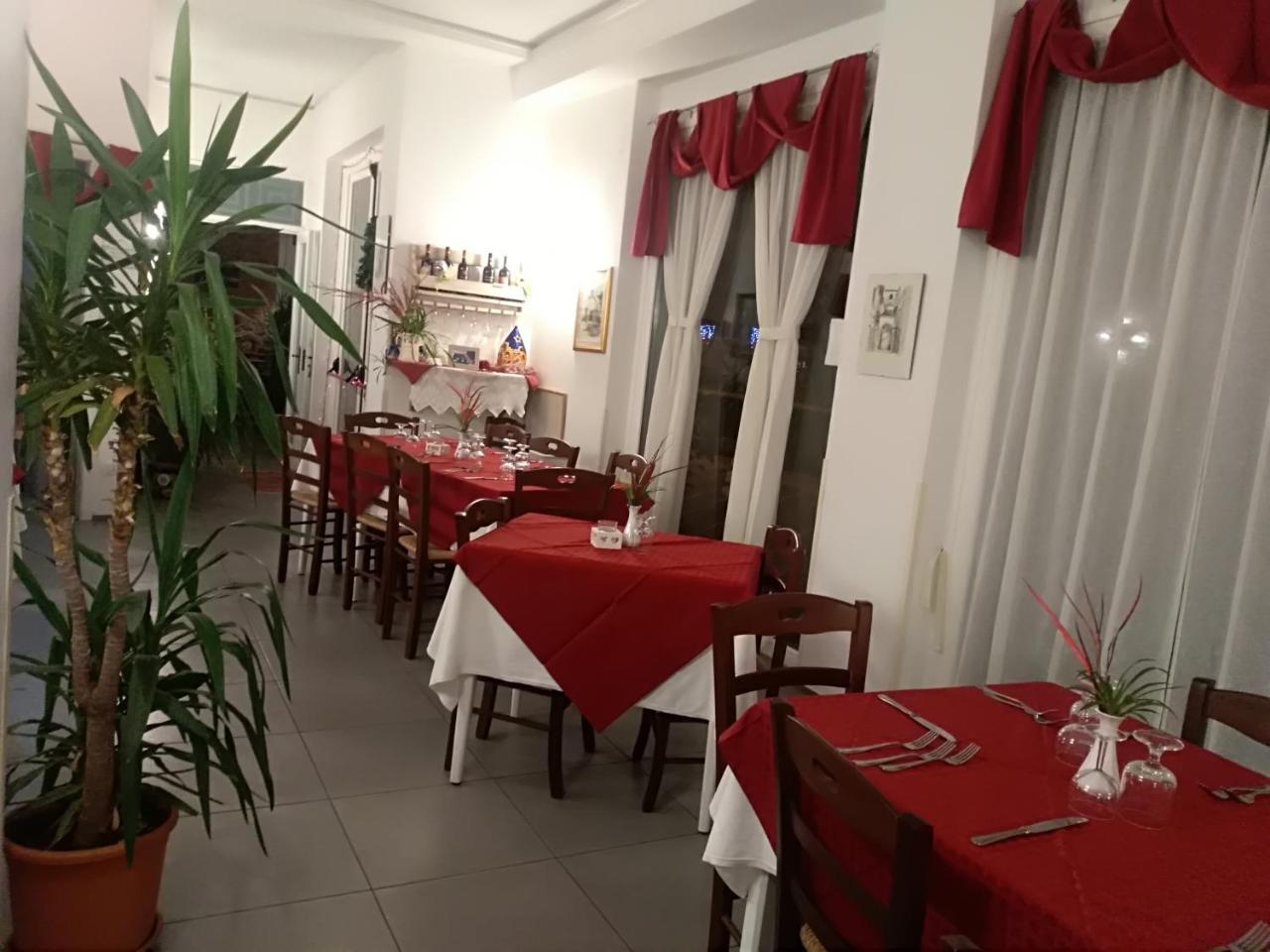 Hotel La Congiura Dei Baroni 테지아노 외부 사진