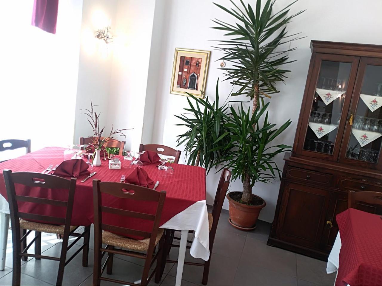 Hotel La Congiura Dei Baroni 테지아노 외부 사진